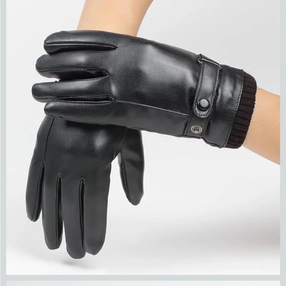 NWOT Sleek Black Women's Gloves